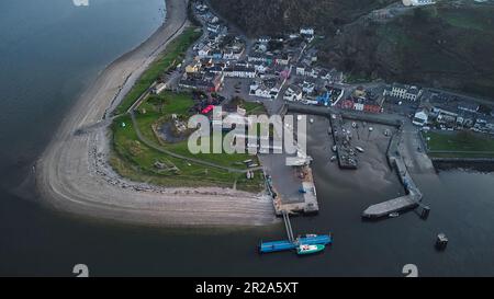 Rivière Suir, Irlande - vue aérienne du passage East Ferry traversant la rivière Suir reliant les villages de passage East in Co Waterford et Ballyhack en C. Banque D'Images