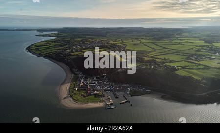 Rivière Suir, Irlande - vue aérienne du passage East Ferry traversant la rivière Suir reliant les villages de passage East in Co Waterford et Ballyhack en C. Banque D'Images