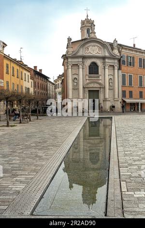 L'église de l'oratoire de la SS. Crocifisso à Capo alla Ghiara communément appelé del Cristo, situé sur la Piazzale Roversi. Reggio Emilia Banque D'Images