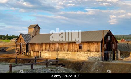 Bâtiment en bois dans la vieille ville minière de Roros, Norvège, Scandinavie, Europe. Patrimoine mondial de l'UNESCO. Banque D'Images