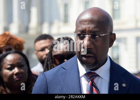 18 mai 2023, Washington, Distric of Columbia, Etats-Unis: LE sénateur AMÉRICAIN RAPHAEL WARNOCK(D-GA) parle de la législation sur la sécurité des armes à feu lors d'une conférence de presse, aujourd'hui sur 18 mai 2023 au Swamp du Sénat/Capitole à Washington DC, Etats-Unis. (Credit image: © Lénine Nolly/ZUMA Press Wire) USAGE ÉDITORIAL SEULEMENT! Non destiné À un usage commercial ! Banque D'Images