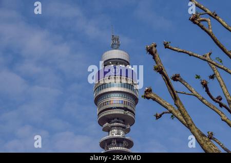 Londres, Royaume-Uni. 18th mai 2023. Vue générale de la Tour BT dans le centre de Londres. Le géant des télécommunications BT (British Telecommunications) a annoncé qu'il allait réduire de 55 000 000 emplois d'ici 2030, avec des technologies dont l'intelligence artificielle devrait remplacer une partie du personnel. (Photo de Vuk Valcic/SOPA Images/Sipa USA) crédit: SIPA USA/Alay Live News Banque D'Images