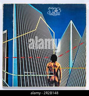 LP couverture of Going for the One, le huitième album studio du groupe de rock progressif Yes, sorti en 1977 Banque D'Images