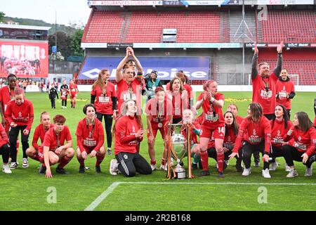 Liège, Belgique. 18th mai 2023. Les joueurs de Femina Standard célèbrent après avoir remporté le match entre Femina Standard de Liège et KRC Genk Ladies, la finale de la coupe belge, à Liège, le jeudi 18 mai 2023. BELGA PHOTO DAVID CATRY crédit: Belga News Agency/Alay Live News Banque D'Images