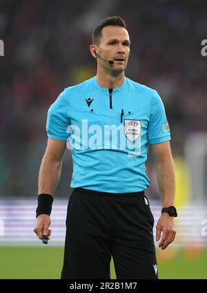 Arbitre Ivan Kruzliak lors de la demi-finale de l'UEFA Europa Conference League au stade AFAS d'Alkmaar. Date de la photo: Jeudi 18 mai 2022. Banque D'Images