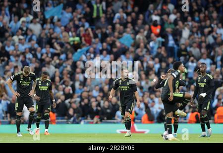 Etihad Stadium, Manchester, Royaume-Uni. 17th mai 2023. Champions League football, demi-finale deuxième jambe, Manchester City versus Real Madrid ; les joueurs du Real Madrid réagissent après avoir concédé le but d'ouverture après 23 minutes de crédit : action plus Sports/Alay Live News Banque D'Images