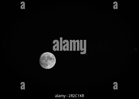 Belle pleine lune Banque D'Images