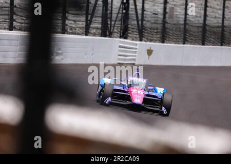 Indianapolis, États-Unis. 18th mai 2023. Conor Daly, pilote IndyCar (20) des États-Unis et Ed Carpenter Racing, pratique pour l'Indy 500 2023 au circuit automobile d'Indianapolis à Indianapolis. Crédit : SOPA Images Limited/Alamy Live News Banque D'Images