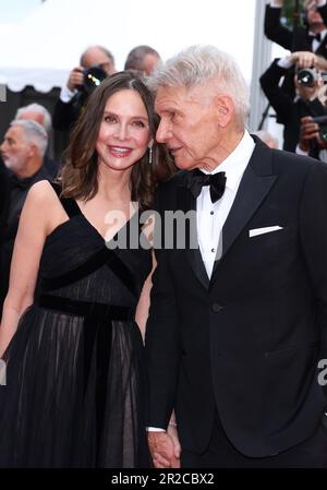 Cannes, France. 18th mai 2023. Harrison Ford, Calista Flockhart assistent au tapis rouge « Indiana Jones et le cadran du destin » lors du festival annuel de Cannes 76th au Palais des Festivals sur 18 mai 2023 à Cannes. Crédit photo DGP/imageSPACE : Imagespace/Alamy Live News Banque D'Images