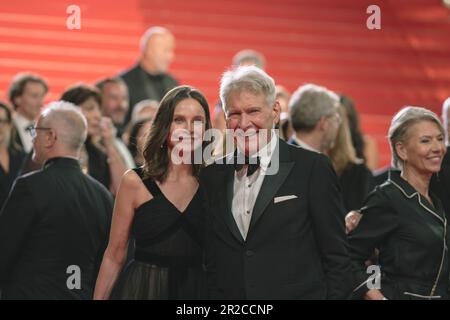 Cannes, France. 18th mai 2023. CANNES, FRANCE - 18 MAI : Calista Flockhart et Harrison Ford assistent au tapis rouge « Indiana Jones et le cadran du destin » lors du festival annuel de Cannes 76th au Palais des Festivals sur 18 mai 2023 à Cannes, France (photo de Luca Carlino/NurPhoto)0 crédit : NurPhoto SRL/Alamy Live News Banque D'Images