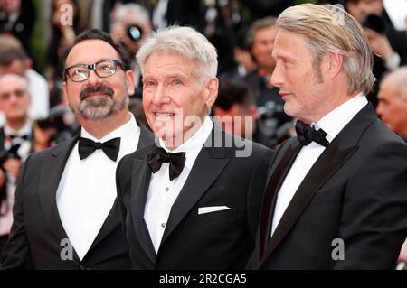 Cannes, Frankreich. 18th mai 2023. James Mangold, Harrison Ford und Mads Mikkelsen BEI der Premiere des Kinofilm 'Indiana Jones and the Dial of Destiny/Indiana Jones und das Rad des Schicksalss' auf dem Festival de Cannes 2023/76. Internationale Filmfestspiele von Cannes im Palais des Festivals. Cannes, 18.05.2023 crédit: Geisler-Fotopress GmbH/Alay Live News Banque D'Images