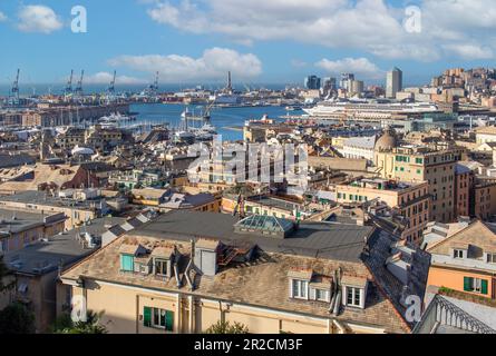 Genova, Italie - l'une des républiques maritimes les plus puissantes depuis 6 siècles, Gênes affiche toujours l'un des ports les plus importants d'Europe Banque D'Images