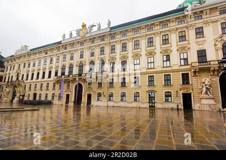 Vienne, Autriche - mai 2023 : aile de la Chancellerie impériale du palais Hofburg - Vienne, Autriche Banque D'Images