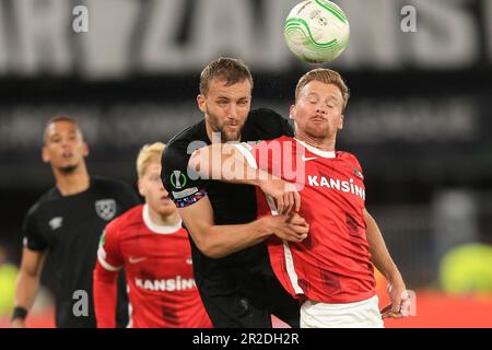 Amsterdam, pays-Bas. 18th mai 2023. Tomas Soucek de Ham Ouest s'est Uni lors de la demi-finale de la Ligue de la Conférence de l'UEFA deuxième match de la deuxième jambe entre AZ Alkmaar et West Ham Unis à l'AFAS Stadion on 18 mai 2023 à Amsterdam, pays-Bas. (Photo de Daniel Chesterton/phcimages.com) Credit: PHC Images/Alamy Live News Banque D'Images