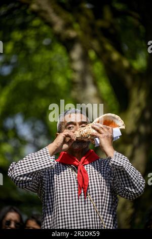 DEVENTER - 19/05/2023, Réunion commémorative au cimetière Steenbrugge, où a été placée une pierre commémorative pour les soldats décédés de la KNIL Molucan. La pierre est une reconnaissance de l'injustice et un hommage aux soldats moluques de l'Armée royale néerlandaise des Indes orientales (KNIL) et à leurs épouses. ANP EMIEL MUIJDERMAN pays-bas sortie - belgique sortie Banque D'Images