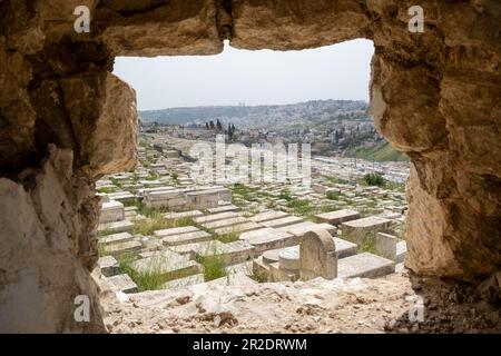 Vue sur le cimetière juif de Jérusalem Israël. Banque D'Images