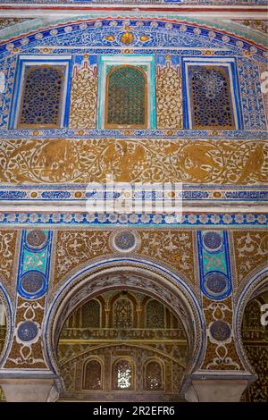 Espagne, Andalousie, Séville, Alcazar de Séville. Porte d'accès du salon de los Embajadores datant du 14th siècle dans le palais de Pierre de Castille. Architecte Banque D'Images