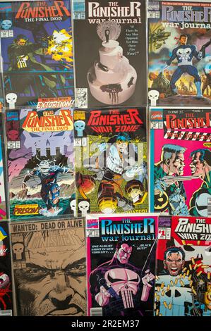 Calgary, Alberta - 17 mai 2023 : couvertures de bandes dessinées anciennes de Marvel Punisher. Banque D'Images
