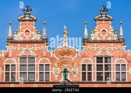 Haut du Grand Armoury, aujourd'hui Académie des Beaux-Arts, à l'extrémité ouest de la rue Piwna. Gdansk, main City, région de Pomorze, Pomorskie voïvothe, Pologne, E Banque D'Images