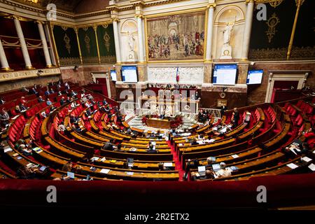 Paris, France. 17th mai 2023. Vue sur l'hémicycle de l'Assemblée nationale française au Palais Bourbon. Débat de l'Assemblée nationale au Palais Bourbon, Paris, sur le projet de loi visant à renforcer la prévention et la lutte contre l'intensification et l'extension du risque d'incendie. (Photo par Telmo Pinto/SOPA Images/Sipa USA) crédit: SIPA USA/Alay Live News Banque D'Images