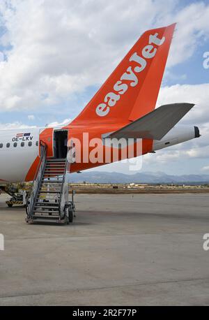 Passagers à bord d'un vol EasyJet à Parme Majorque. Mai 2023. Banque D'Images