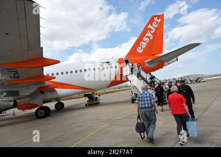 Passagers à bord d'un vol EasyJet à Parme Majorque. Mai 2023. Banque D'Images