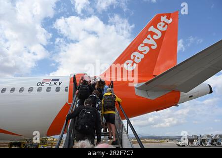 Passagers à bord d'un vol EasyJet à Parme Majorque. Mai 2023. Banque D'Images