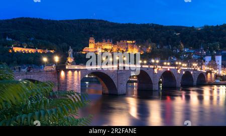 Château de Heidelberg et ancien pont sur le Neckar, Heidelberg, Bade-Wurtemberg, Allemagne Banque D'Images