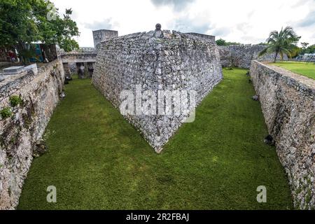 Fort San Felipe - Forteresse sur la lagune de Bacalar, Quintana Roo, péninsule du Yucatan, Mexique Banque D'Images