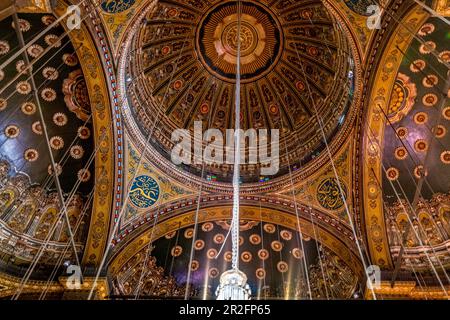 Plafond de la Grande Mosquée de Muhammad Ali Pasha, la Citadelle, le Caire Banque D'Images