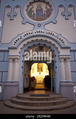 St. L'église Elizabeth au coucher du soleil à Bratislava, Slovaquie Banque D'Images