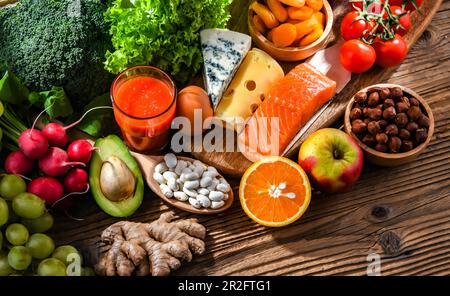 Les produits alimentaires représentant le régime alimentaire nutritaire qui peuvent améliorer l'état de santé général Banque D'Images