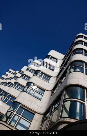 Shell-Haus, façade, bâtiment classé conçu par l'architecte Emil-amplificateur, actuellement utilisateur du bâtiment de bureau est la Bundeswehr, Berlin, Allemagne Banque D'Images