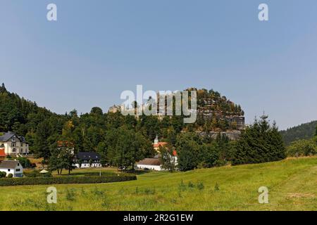 Ruines du château sur le mont Oybin, Oybin, montagnes Zittau, Saxe, Allemagne Banque D'Images