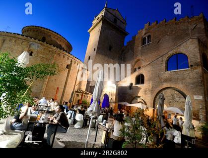 Palazzo delle Ragione à Piazza Erbe, Mantoue ; Lombardie, Italie Banque D'Images