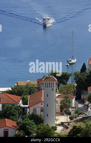 Entrée du port de Kioni, Ithaca, Iles Ioniennes, Grèce Banque D'Images