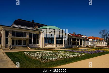 Kurhaus dans les jardins de spa de Bad Salzuflen, Rhénanie-du-Nord-Westphalie, Allemagne Banque D'Images