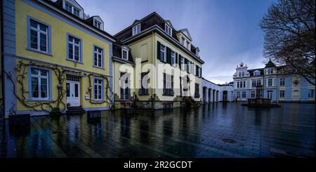 Hôtel de ville sur la place du marché de Koenigswinter, quartier Rhein-Sieg, Rhénanie-du-Nord-Westphalie, Allemagne Banque D'Images