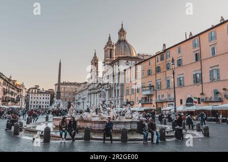 Fontaine de marbre Fontana del Moro sur la Piazza Navona, Rome, Latium, Italie, Europe Banque D'Images