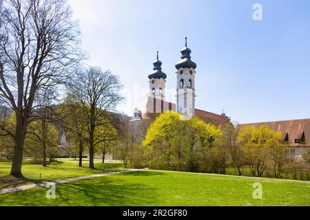 Doubles plis; ancien monastère bénédictin et ancien couvent de notre-Dame, église monastère, dans le Jura souabe, Bade-Wurtemberg, Allemagne Banque D'Images