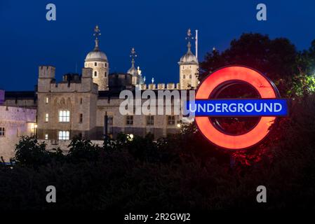 Tour de Londres, panneau pour le métro, Londres, Royaume-Uni Banque D'Images