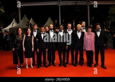 Cannes, . 19th mai 2023. 76th Cannes film Festival 2023, Red Carpet film “four Daughters”. Photo Molly Manning Walker, Lara Peake, Mia McKenna-Bruce, Samuel Bottomley, Shaun Thomas, Enva Lewis, Laura Ambler crédit: Agence de photo indépendante/Alamy Live News Banque D'Images