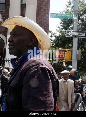 HARLEM, NY - 19 mai : les foules se rassemblent dans la ville de New York, avec la famille, les amis et d'autres sont venus rendre hommage à l'ancien Performer de New York, Jordan Maurice Caine Neely, alors qu'il était élulogolisé par le révérend Al Sharpton, président et PDG, Réseau national d'action à l'église baptiste du mont Neboh, sur 19 mai 2023, à Harlem, New York. Son meurtre d'étouffement par l'ancien Marine Daniel Penny a conduit à une situation tendue entre la population et les citoyens sur l'utilisation de la force mortelle par le citoyen moyen. Chris Moore/MediaPunch crédit: MediaPunch Inc/Alamy Live News Banque D'Images