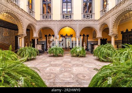 Cour du Palais et Musée Palacio de la Condesa de Lebrija à Séville, Séville, Andalousie, Espagne Banque D'Images