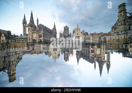 Double exposition du centre ville de Gand, Belgique. Banque D'Images