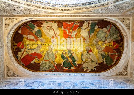 Peinture au plafond dans la Sala de los Reyes, site classé au patrimoine mondial de l'Alhambra à Grenade, Andalousie, Espagne Banque D'Images