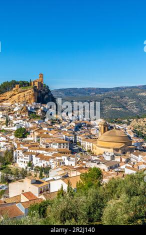 Le village espagnol de Montefrio, Andalousie, Espagne, Europe du Sud-Ouest Banque D'Images