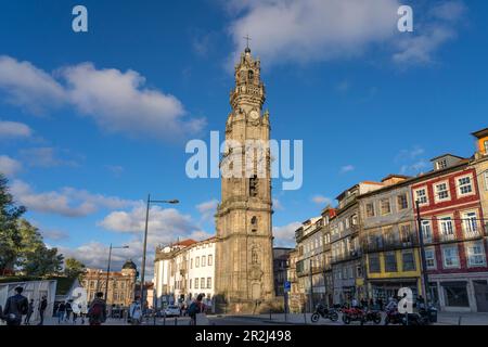 Torre dos Clérigos de l'église baroque Igreja dos Clérigos, Porto, Portugal, Europe Banque D'Images