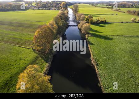 La vallée de la Ruhr entre Froendenberg et Iserlohn, Rhénanie-du-Nord-Westphalie, Allemagne Banque D'Images