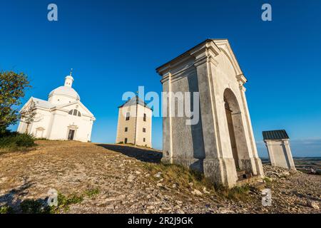 Église Saint-Laurent Sebastian et les stations de la Croix sur la colline Sainte à Mikulov, Moravie du Sud, République tchèque Banque D'Images